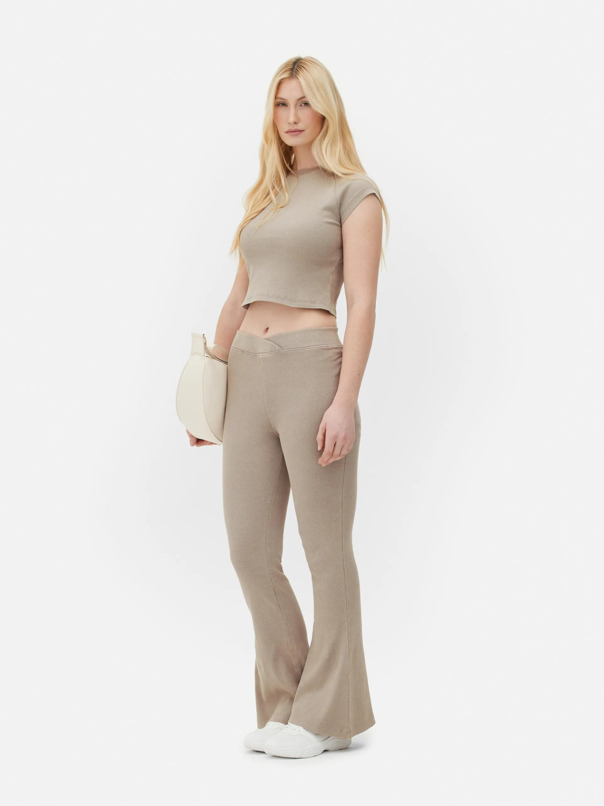 Leggings mit ausgestelltem Bein zum Kombinieren