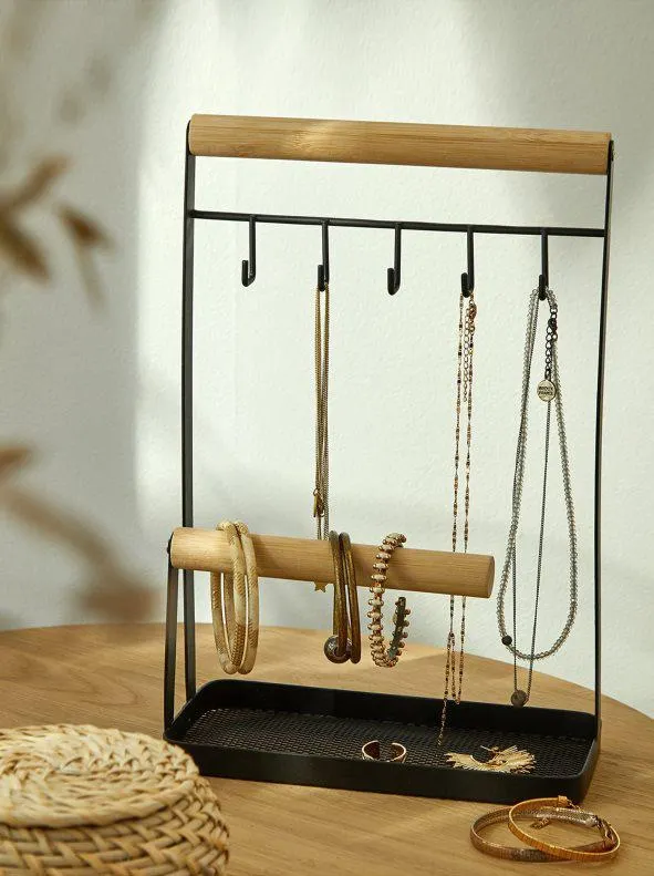 Joyero de madera y metal