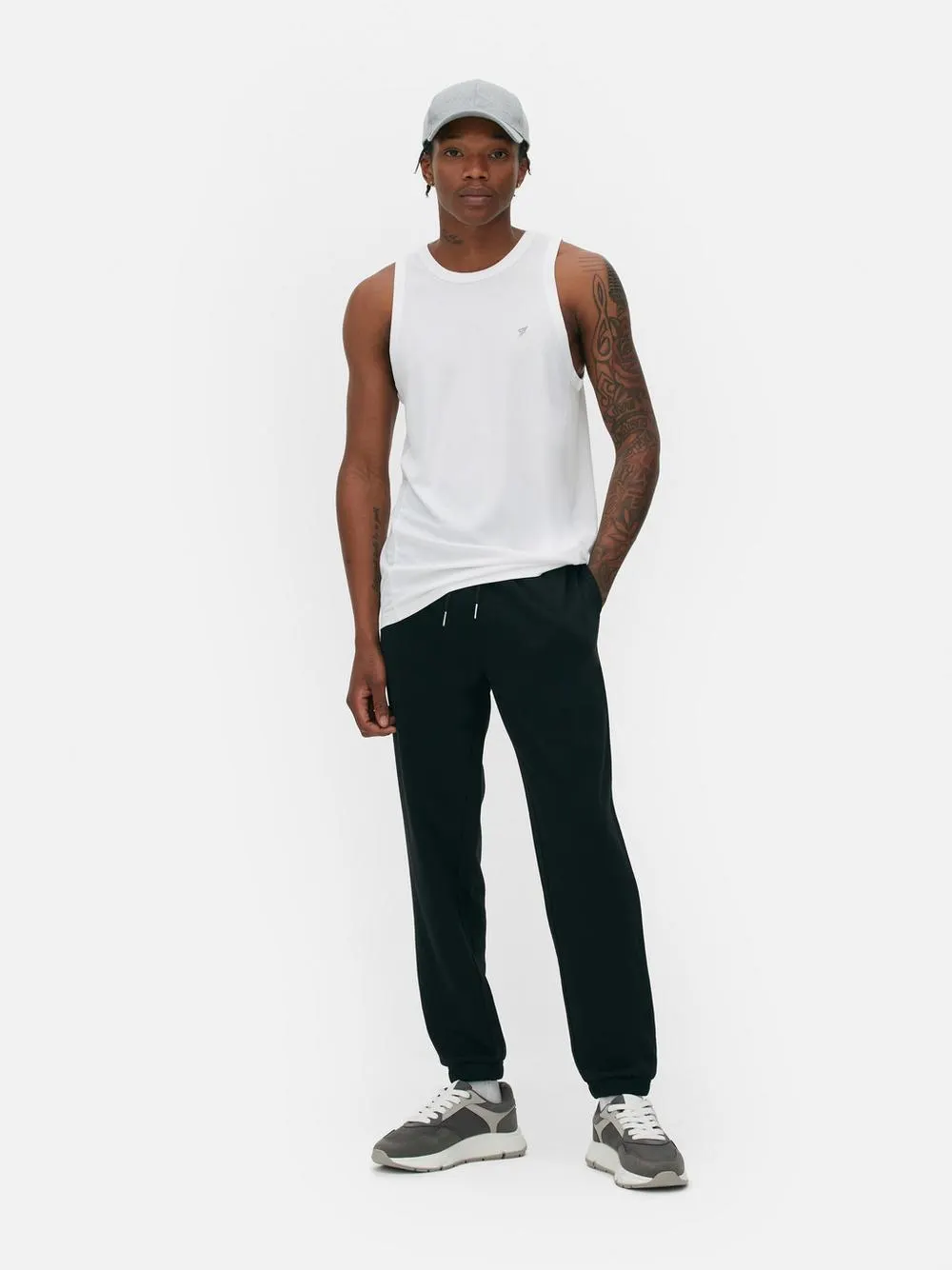 Camiseta deportiva de cuello redondo