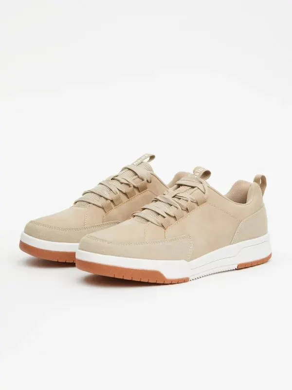 Deportiva retro beige