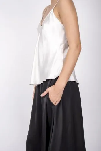 FALDA NEGRA CON BOLSILLOS