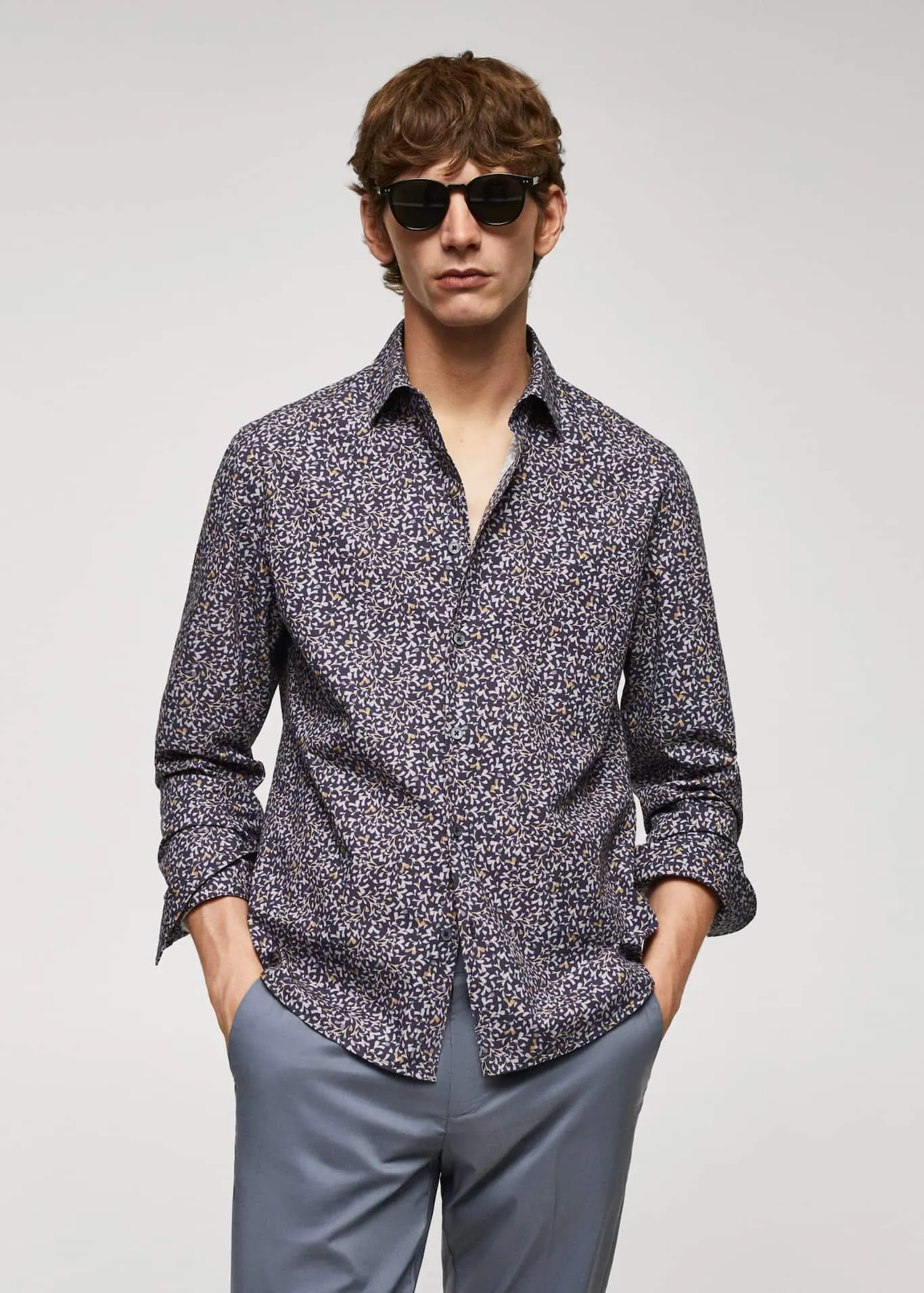 Camisa 100% algodón estampado micro hojas