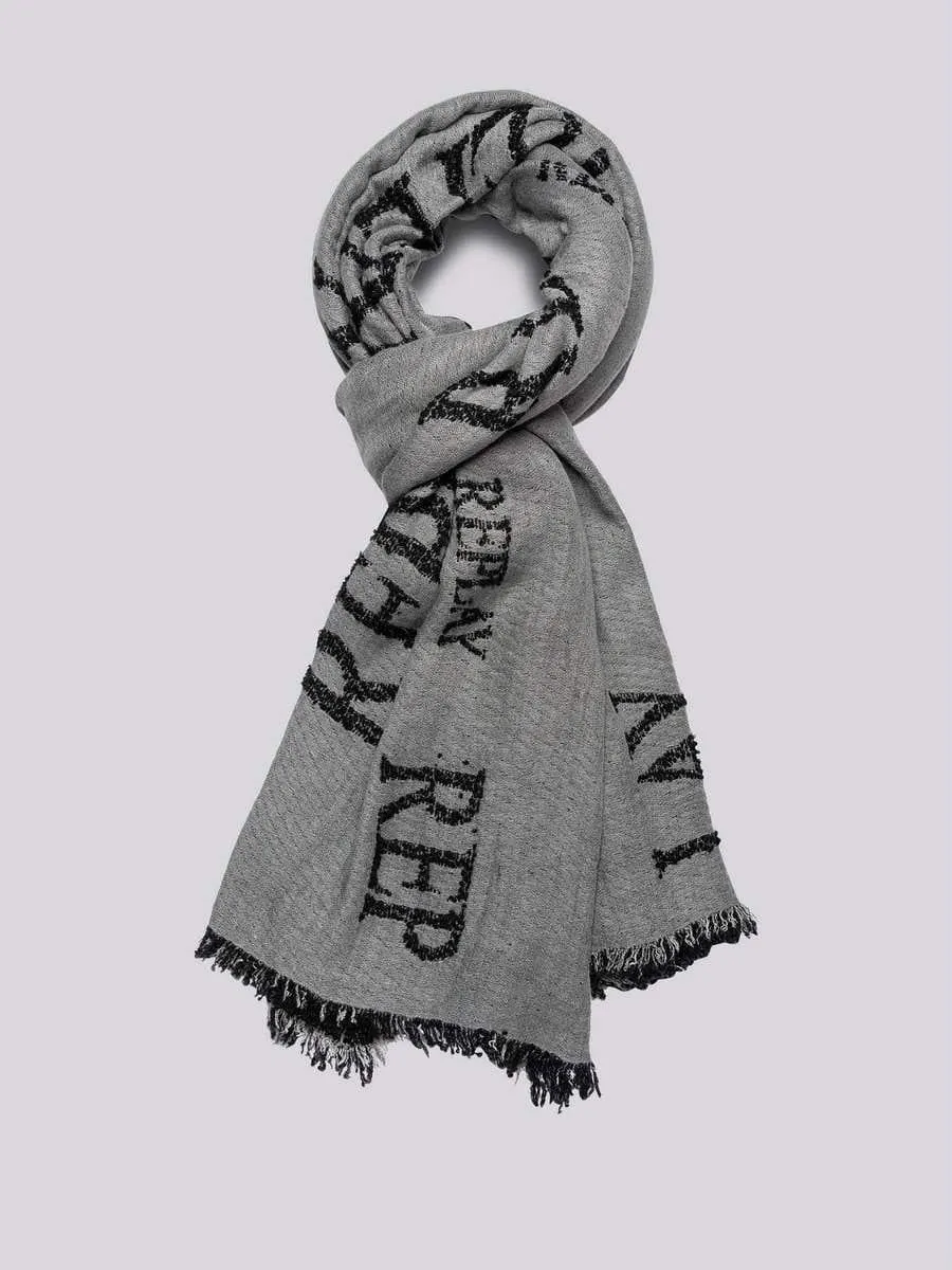 Bufanda desflecada con logo de jacquard