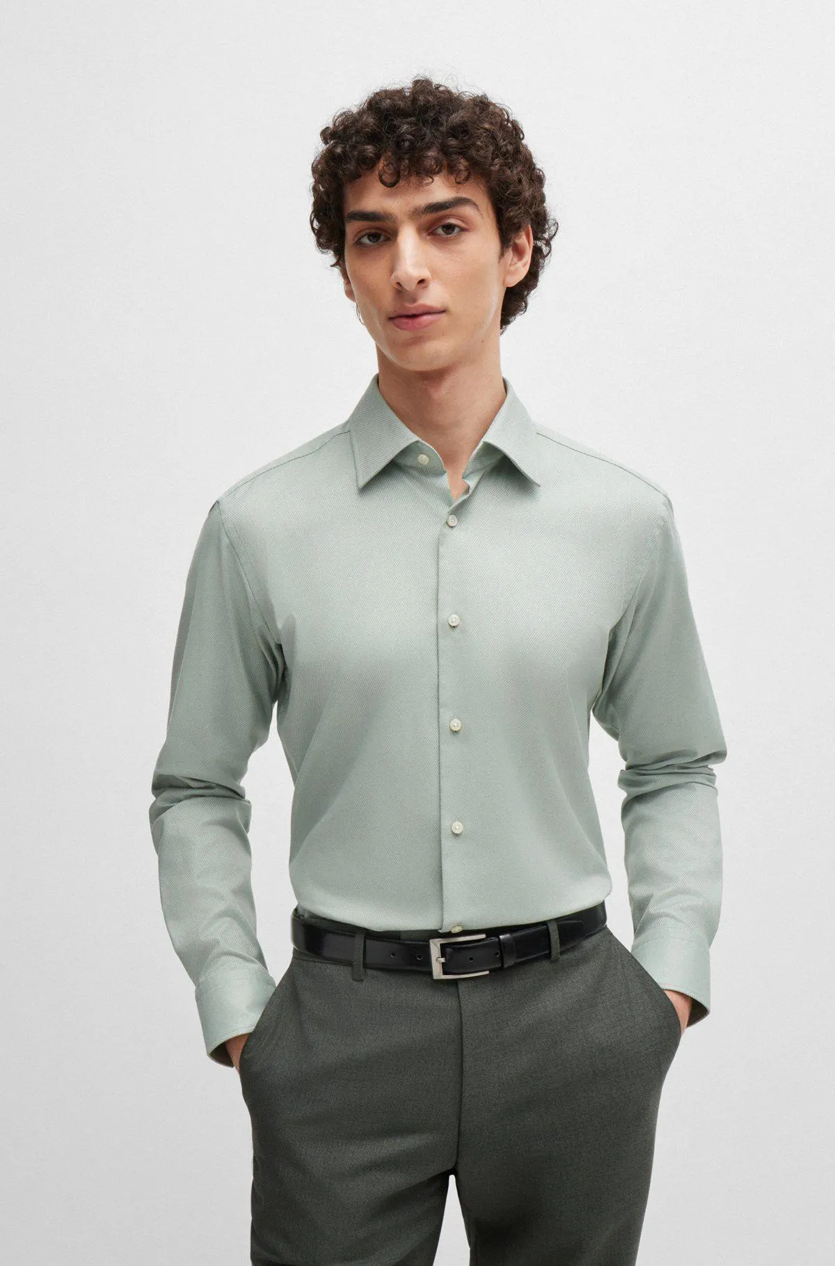 Camisa regular fit de planchado fácil en algodón elástico estructurado