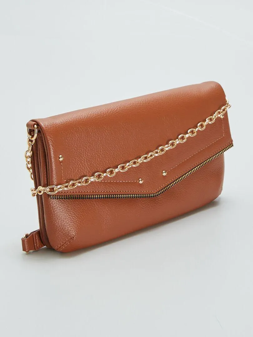 Bolso sobre con cadena bandolera - MARRON