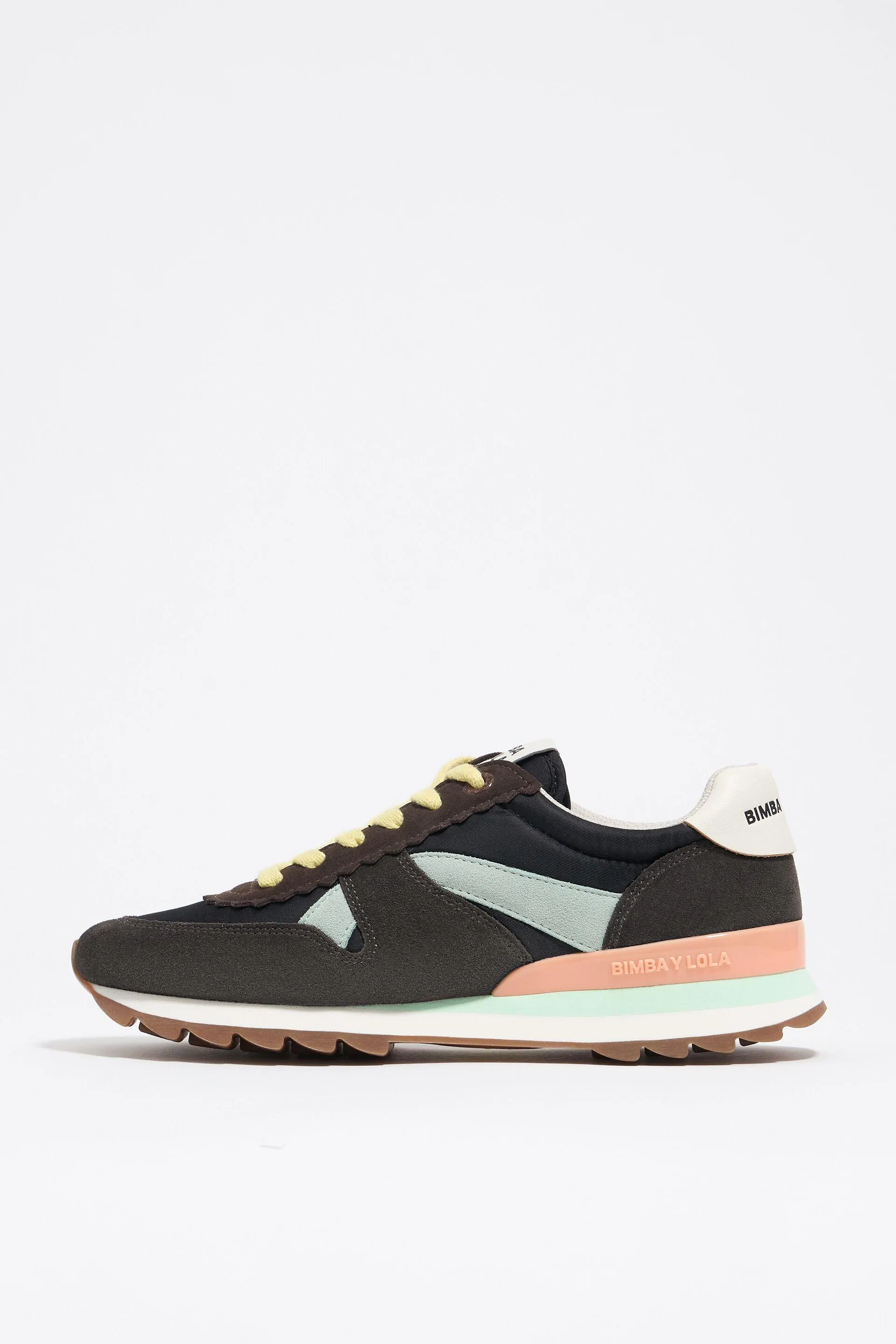 Deportiva técnica 13 19 negra