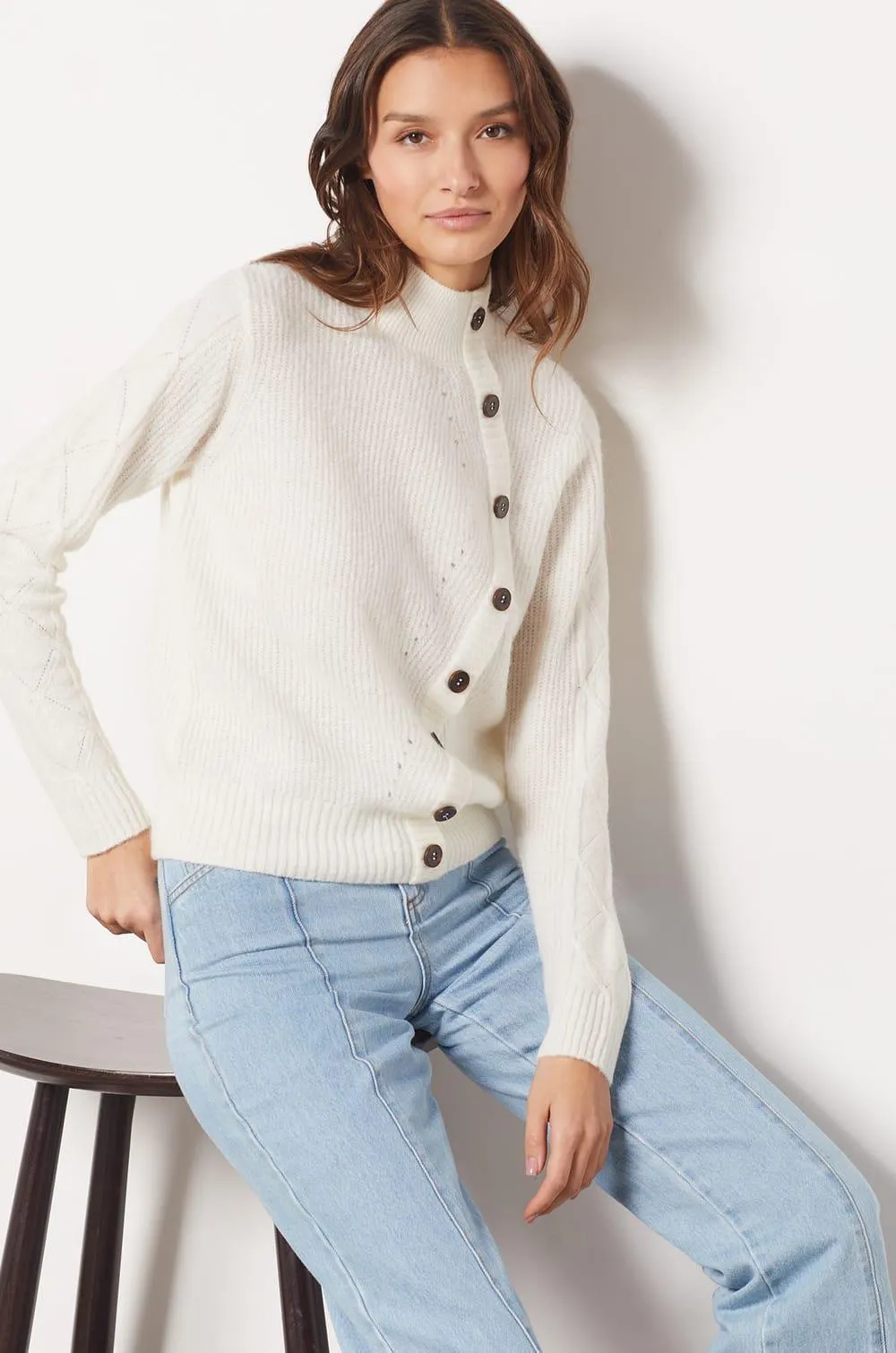 Jersey de cuello alto botones delanteros