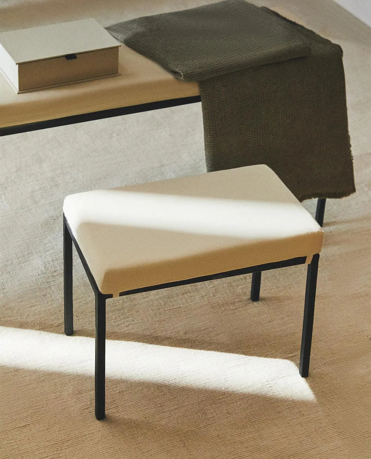 TABURETE METAL COJÍN