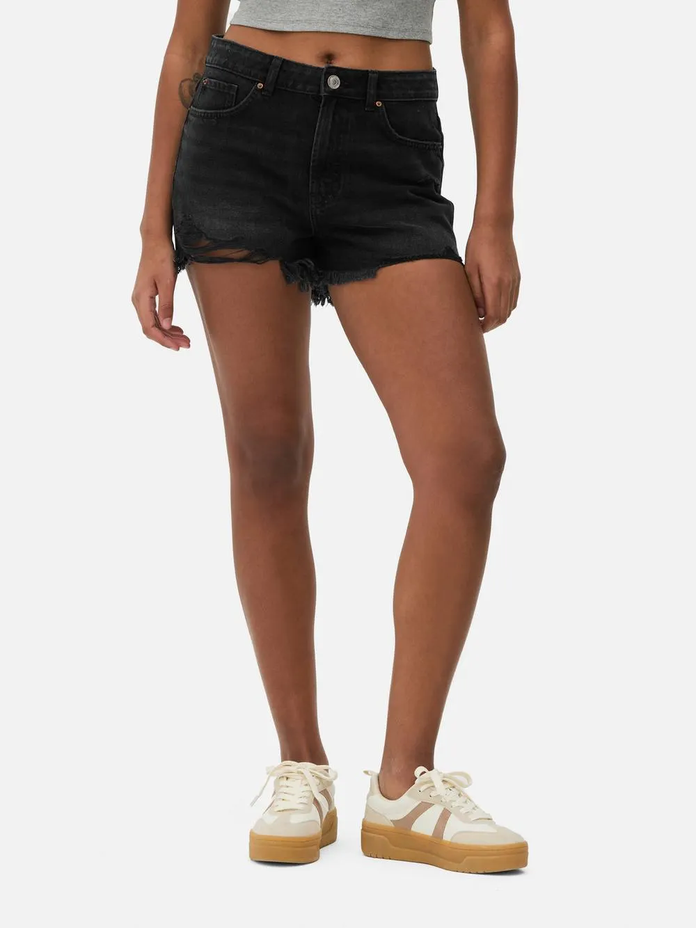 Pantalones cortos vaqueros rasgados