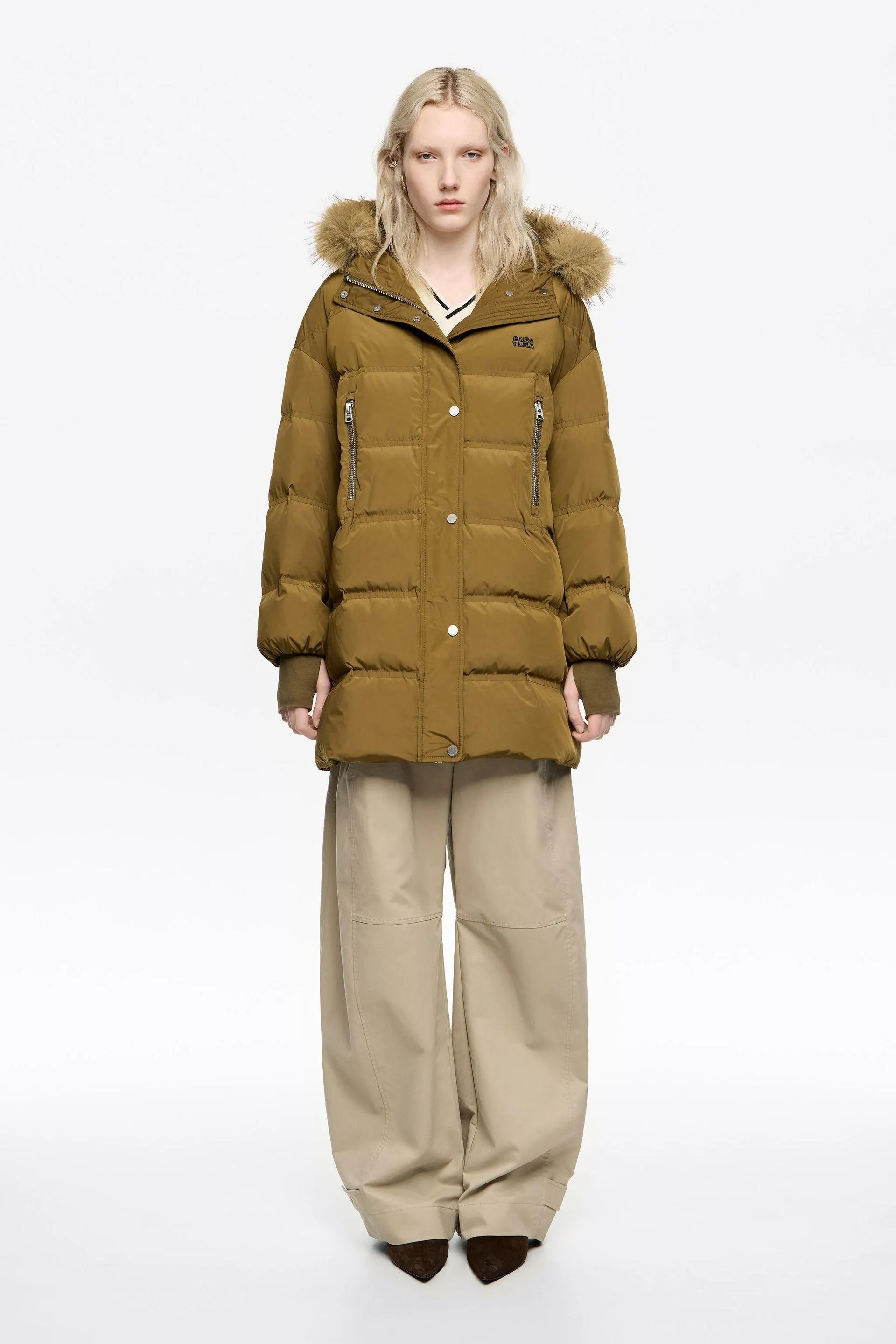 Plumífero plumón largo medio capucha pelo caqui oscuro