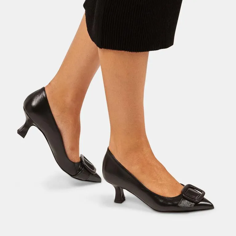 Zapatos de salón con tacón midi y hebilla