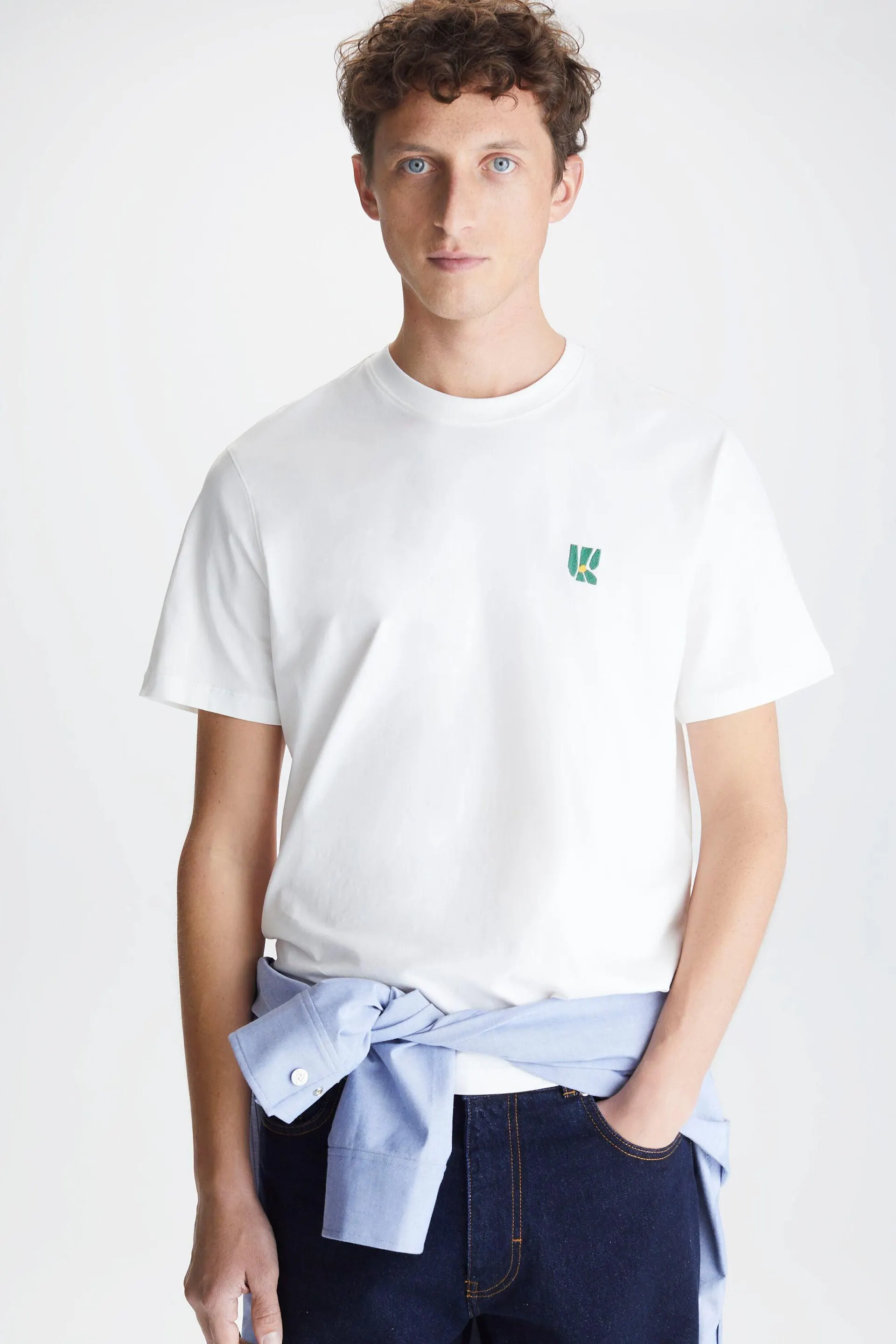 CAMISETA BORDADO FLOR