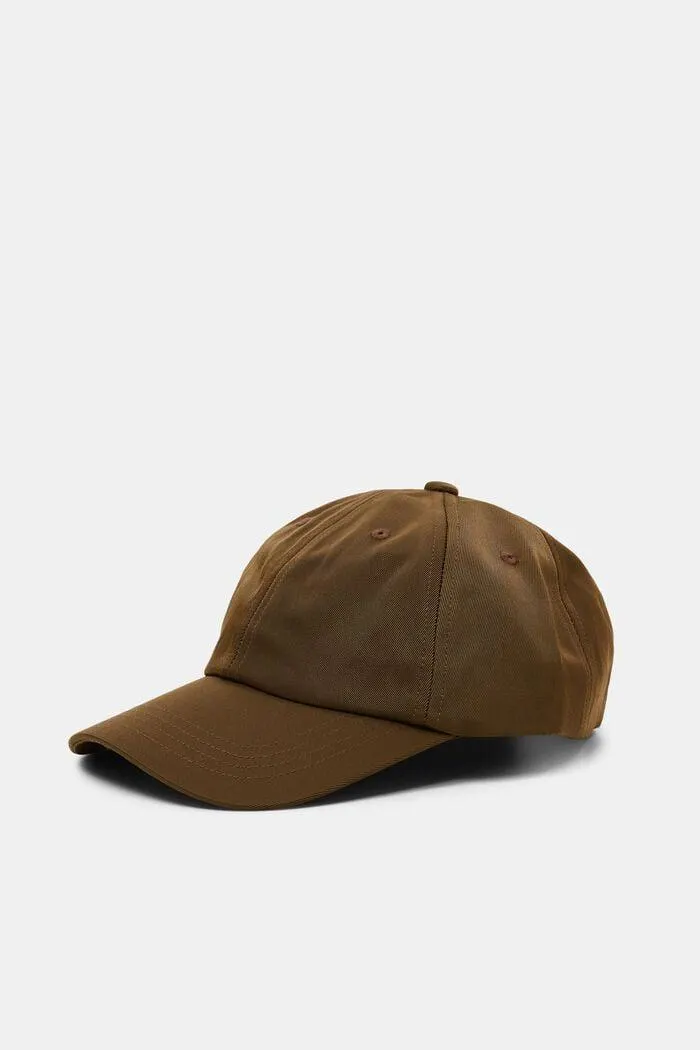 Gorra de béisbol en sarga