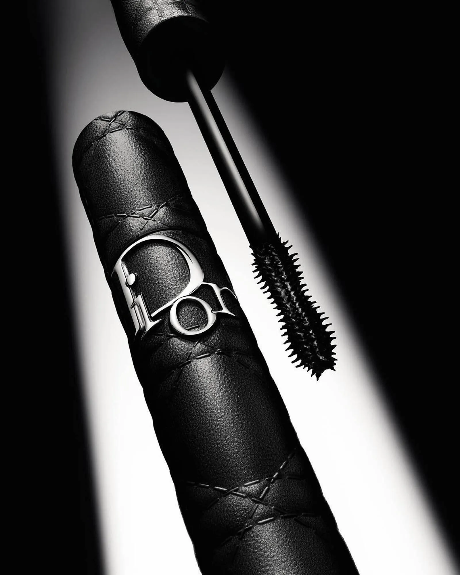 Catálogo de Folleto Dior 15 de abril al 7 de junio 2025 - Página 2