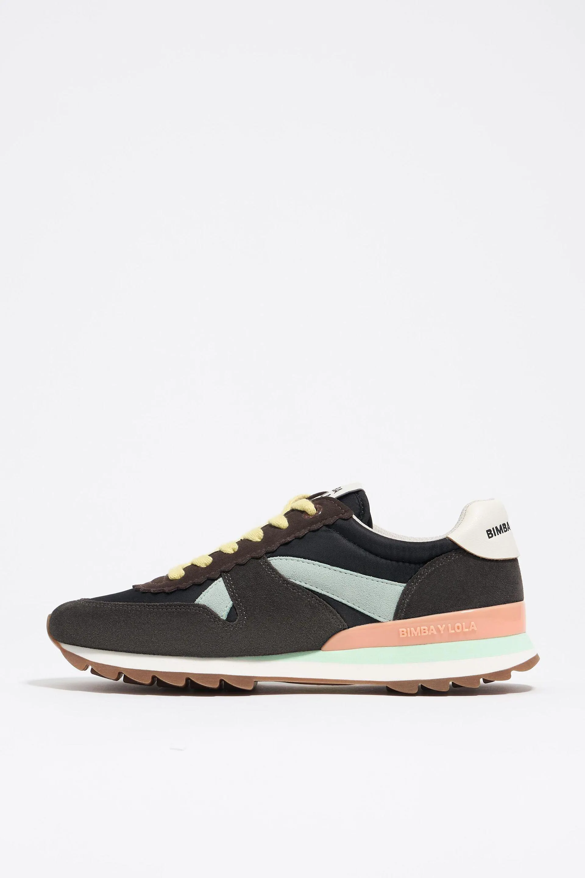 Deportiva técnica 13 19 negra