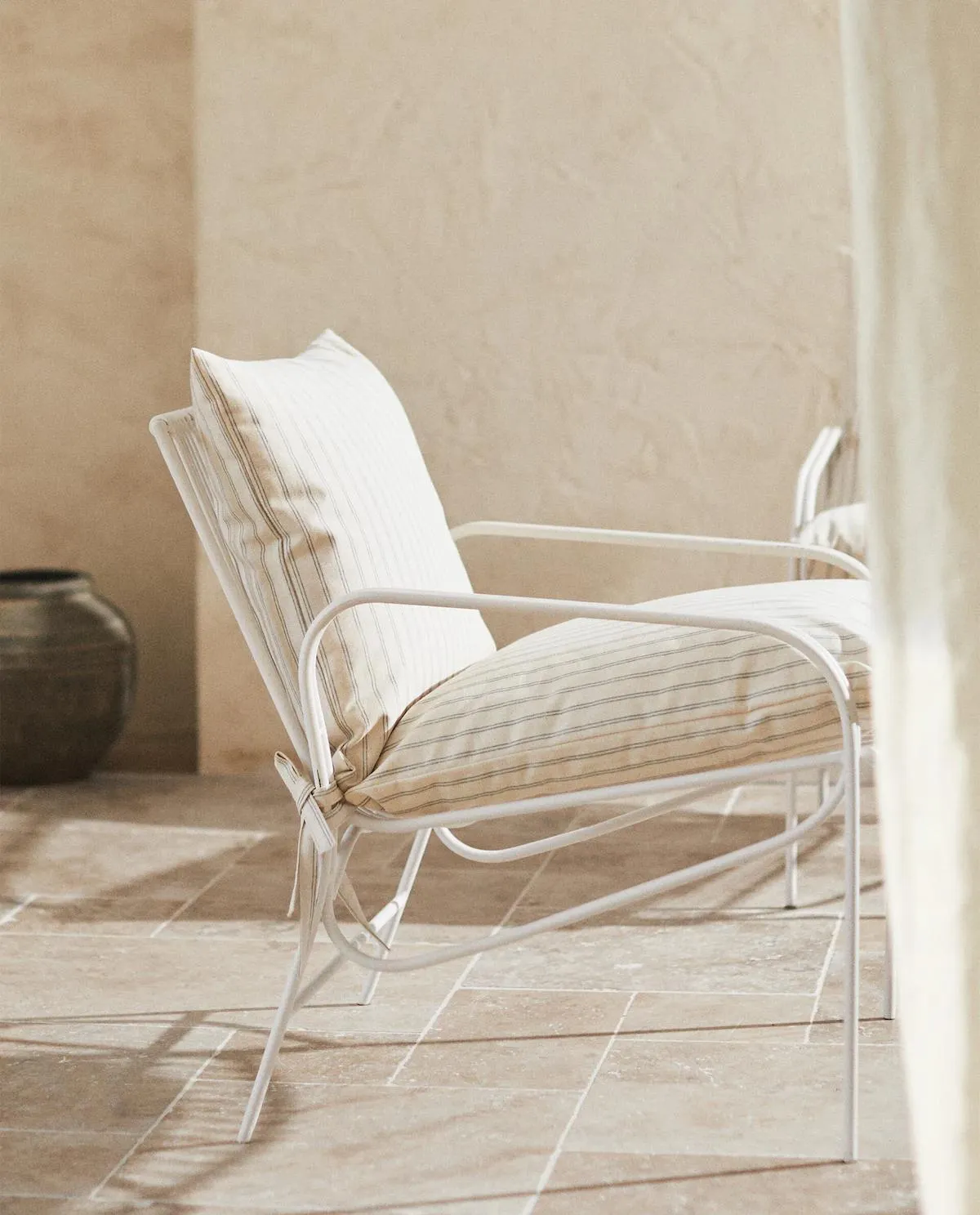 SILLA Y COJINES EXTERIOR METAL