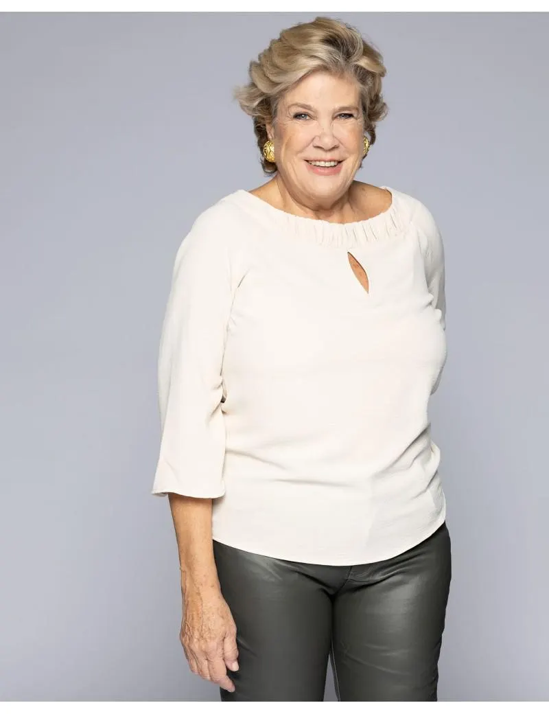 Blusa crep cuello rizado