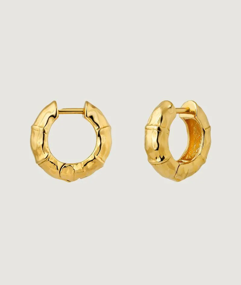 Pendientes pequeños de aro de plata 925 bañada en oro amarillo de 18K con textura de bambú