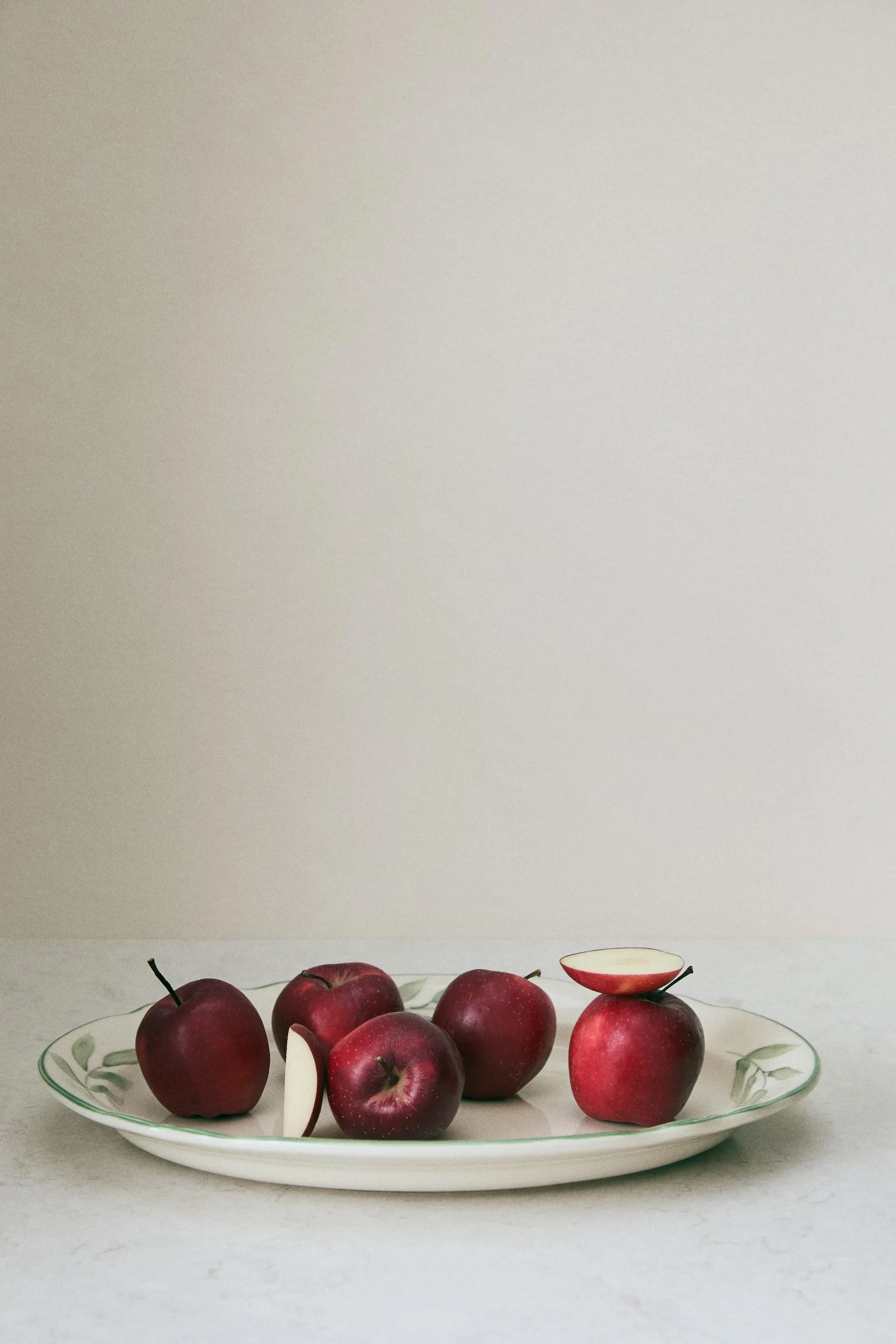 Fuente de gres pintada a mano