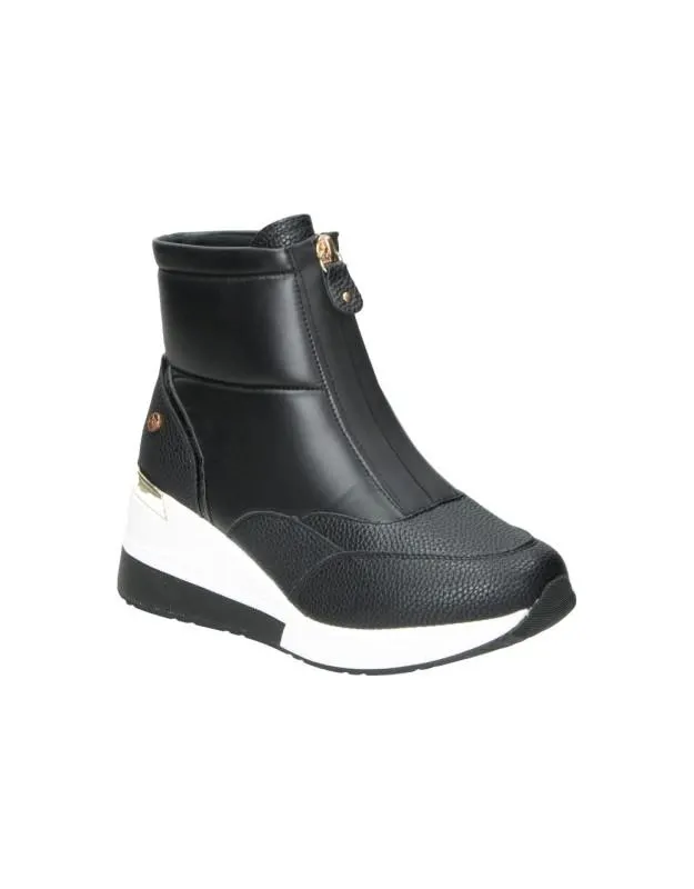 Botines negros XTI 141926