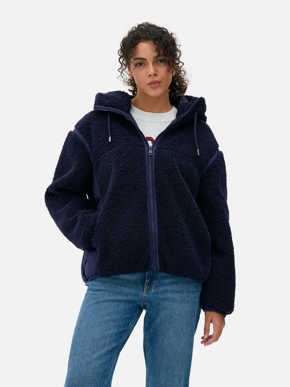 Felpa con cappuccio sherpa e schiena imbottita