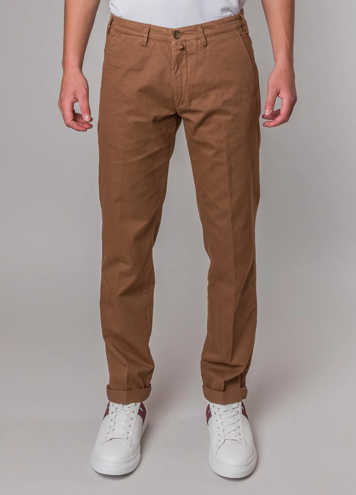 Pantalón chino FUREST COLECCION microtextura tostado