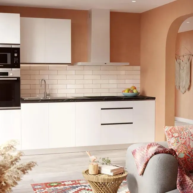 Cocina en kit blanco 300 cm con columna + 1 módulo alto + 4 módulos bajos