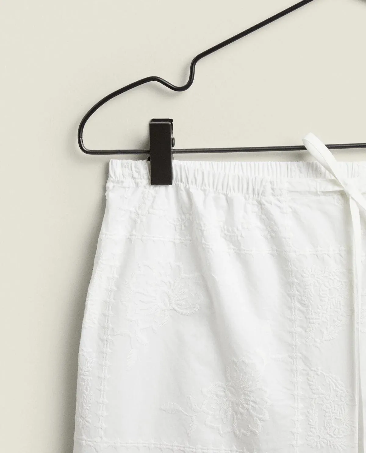 PANTALÓN ALGODÓN BORDADOS