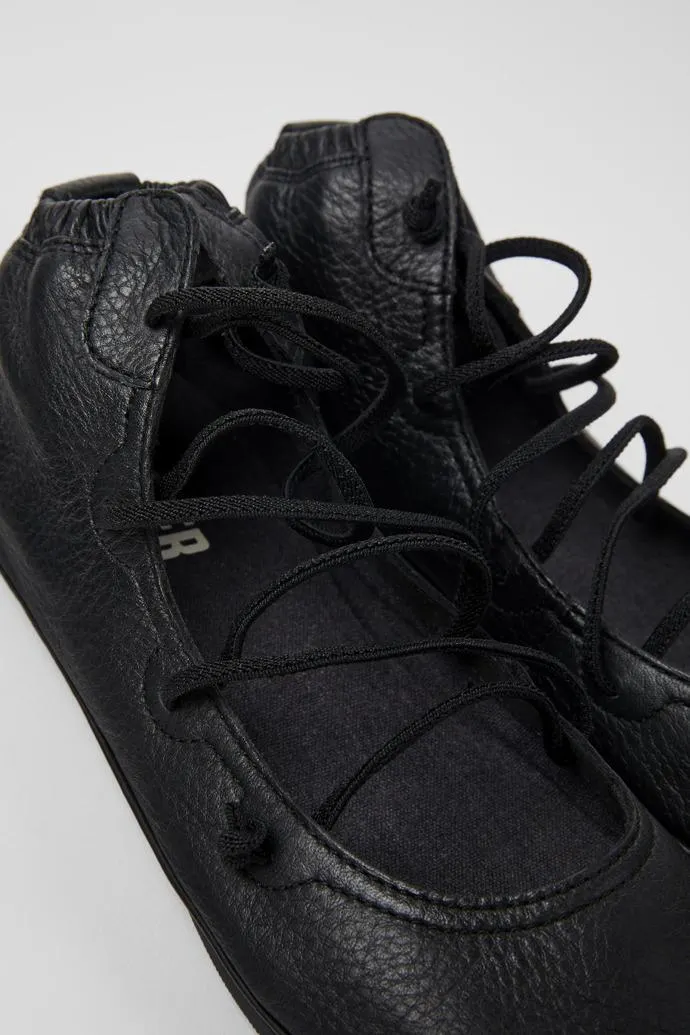 Right Zapato de piel negro para mujer