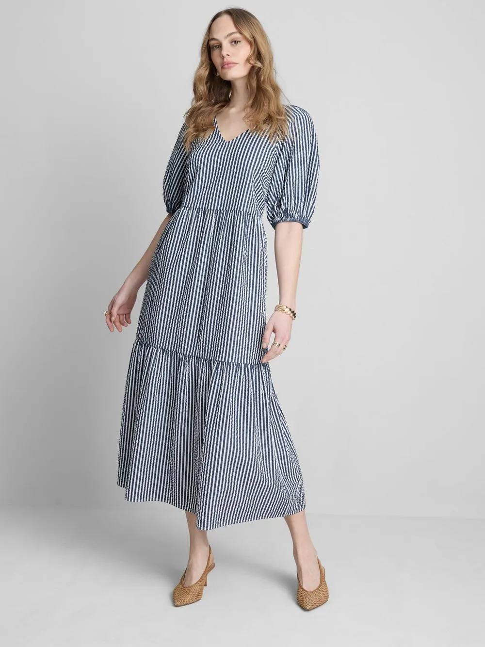 Vestido midi con volantes en sirsaca de algodón