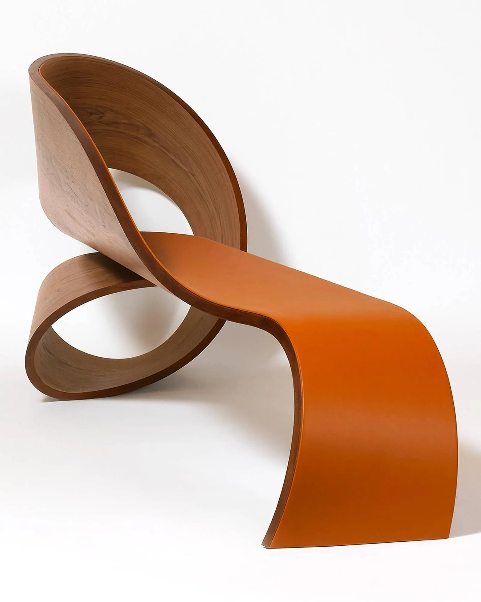 Catálogo de Folleto Longchamp 9 de abril al 7 de junio 2025 - Página 2