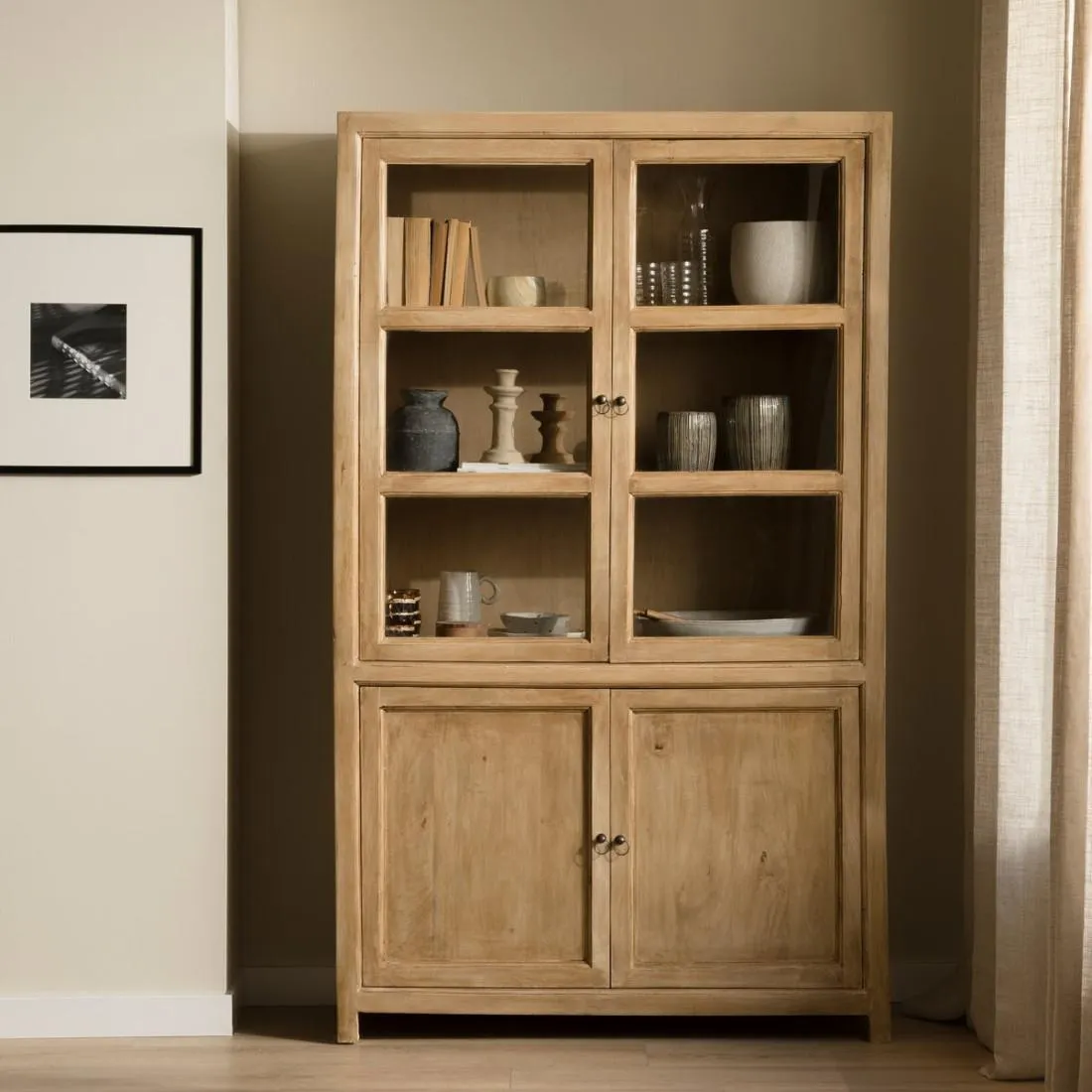 Vitrina de madera maciza