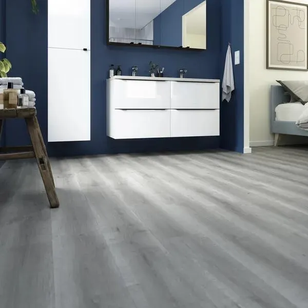 Suelo laminado Ferradura AC5 8mm roble gris Cooke & Lewis