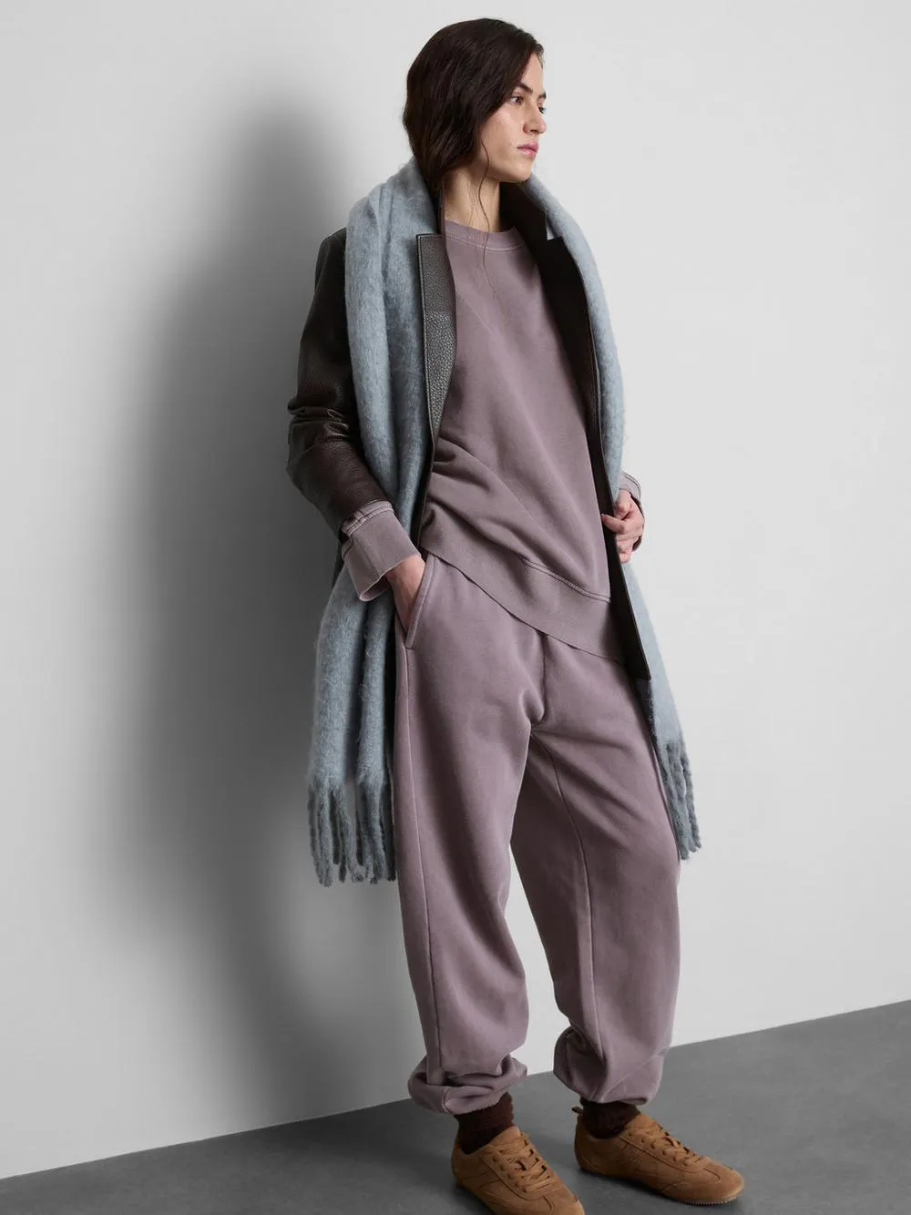 Sudadera extragrande de hombros caídos