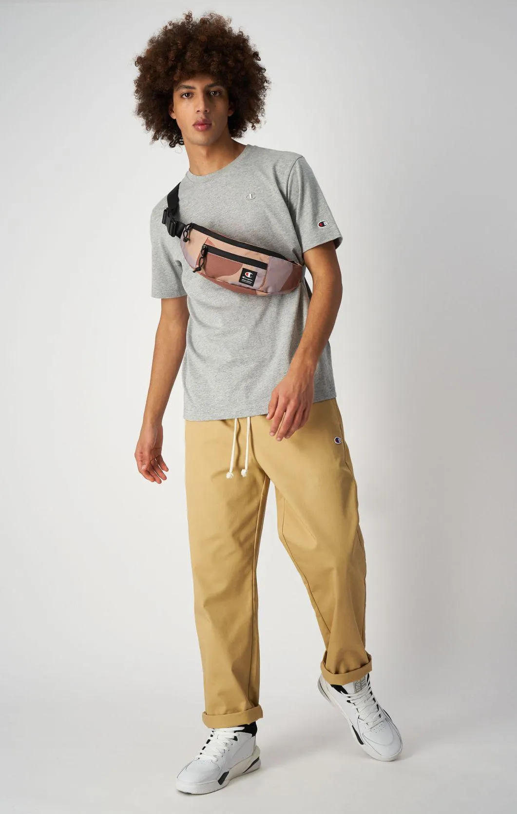 Light Grey Camiseta de algodón cómoda con bordados