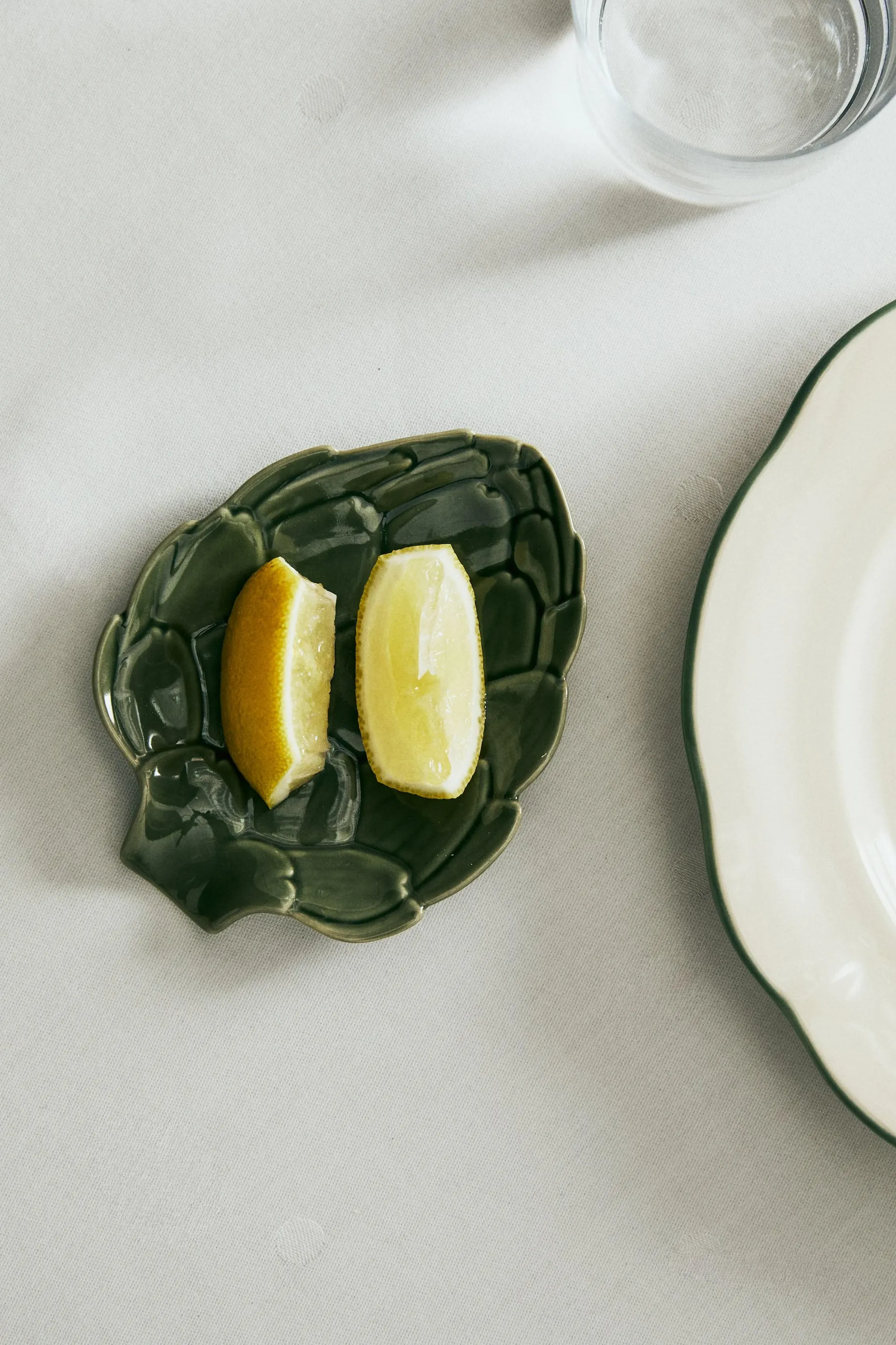 Reposacucharas de gres con diseño figurativo