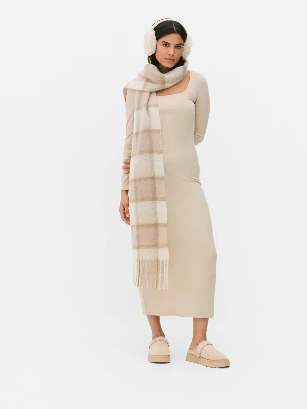 Vestido midaxi con escote cuadrado