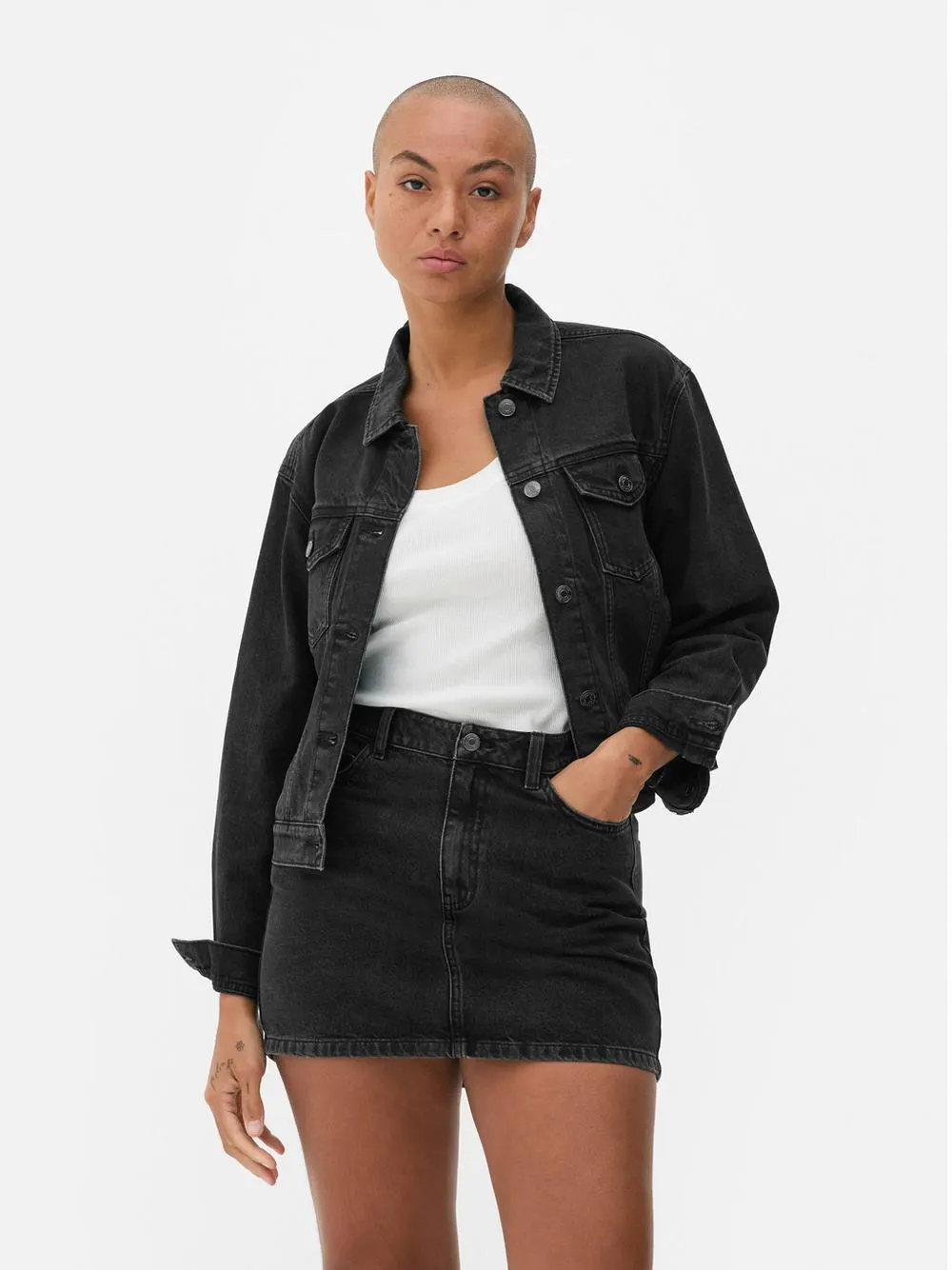 Chaqueta vaquera de acabado desgastado