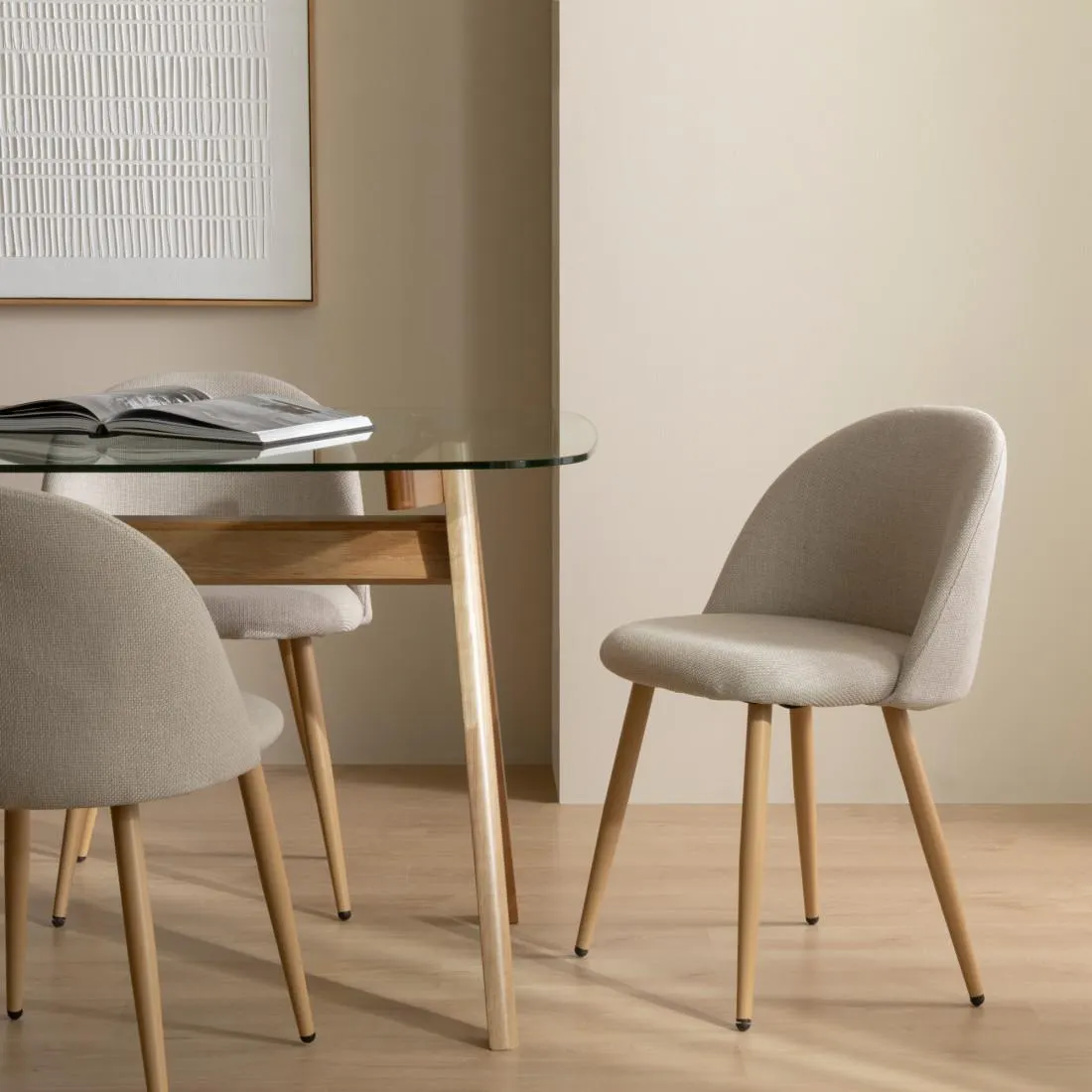 Silla tapizada beige