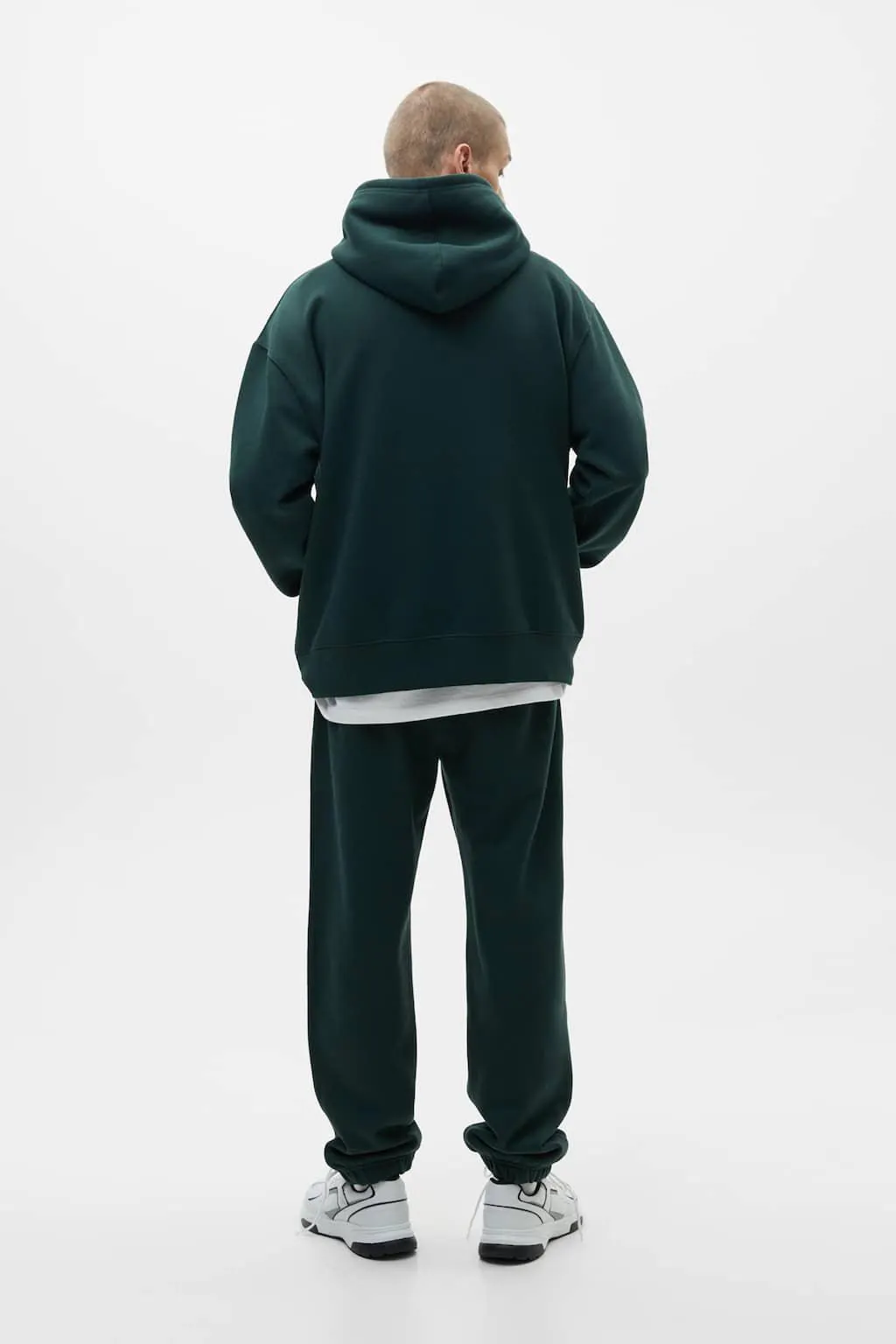 SUDADERA BÁSICA CAPUCHA