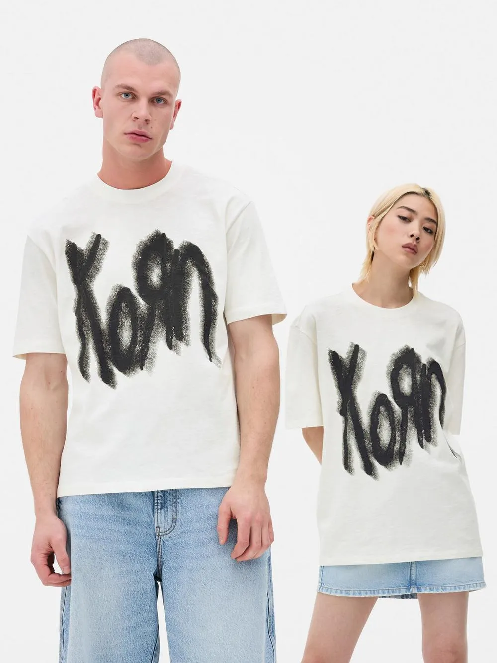 Camiseta con gráfico de Korn de manga corta