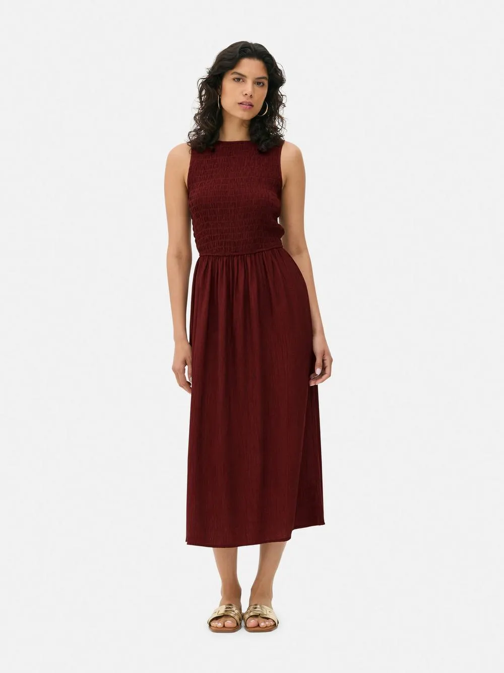 Ärmelloses Midikleid mit gerafftem Oberteil