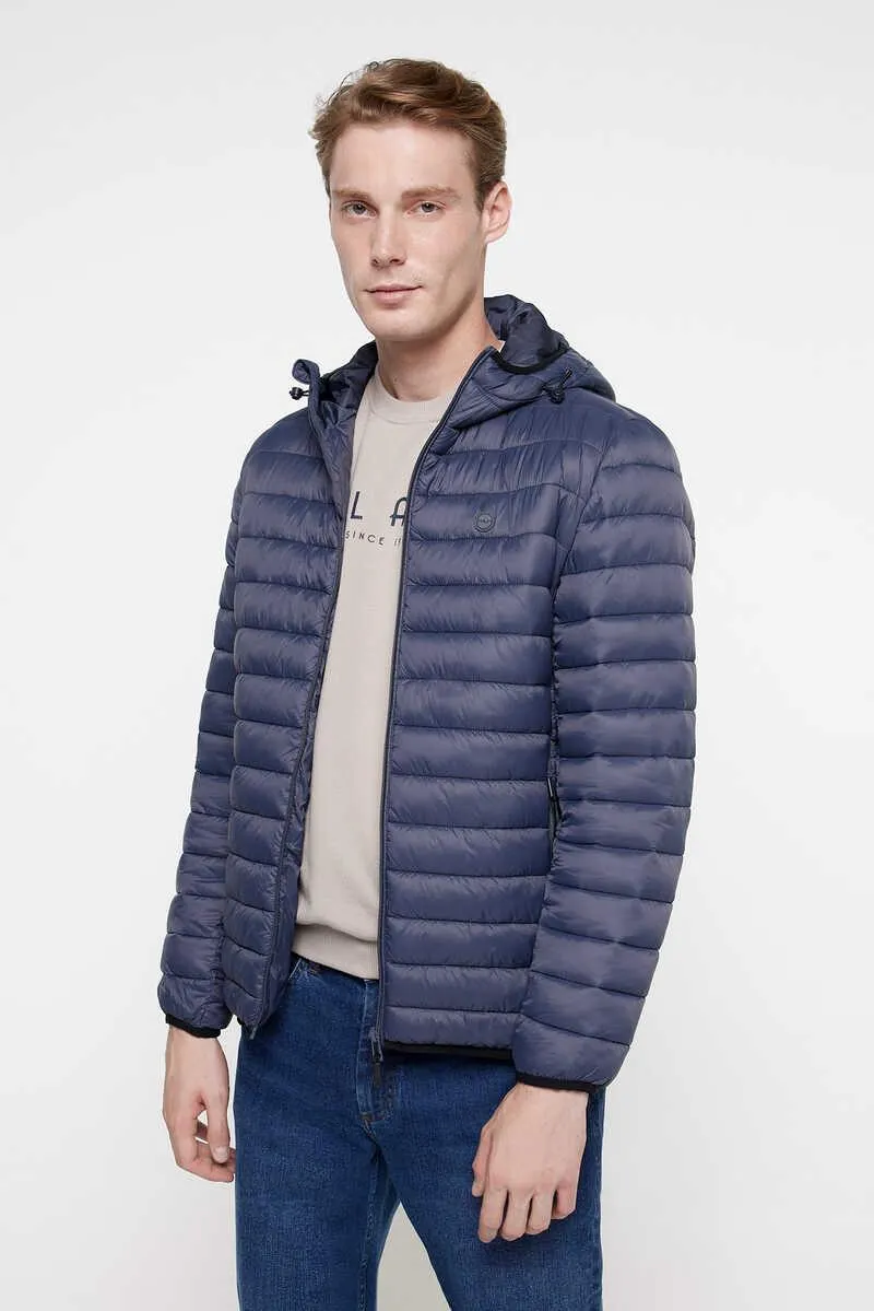 Prenda acolchada con capucha