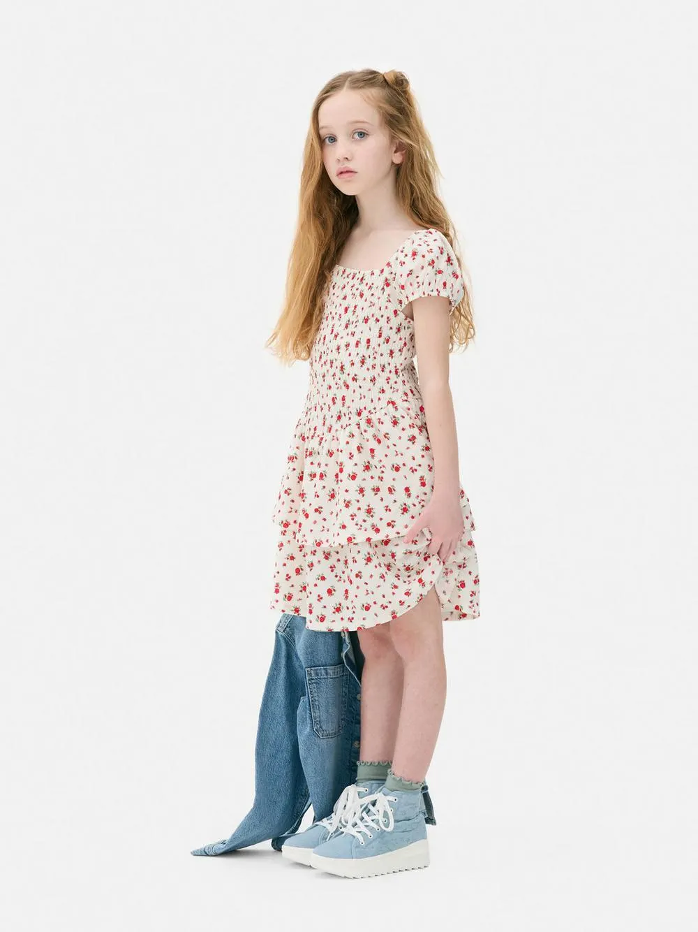 Vestido floral fruncido con manga casquillo