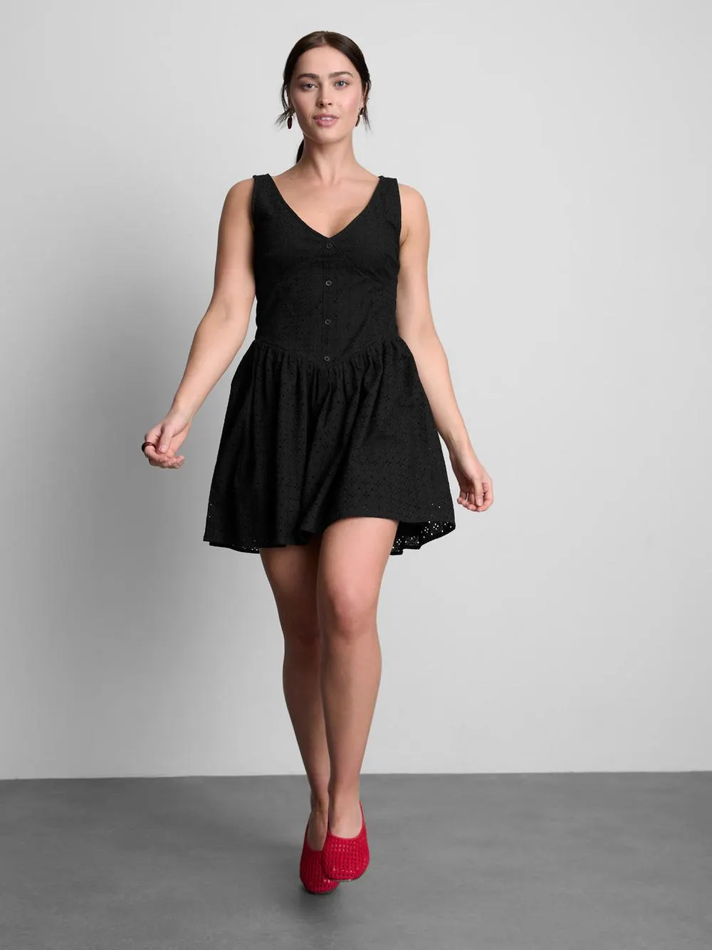 Vestido corto tipo corsé de algodón con bordados