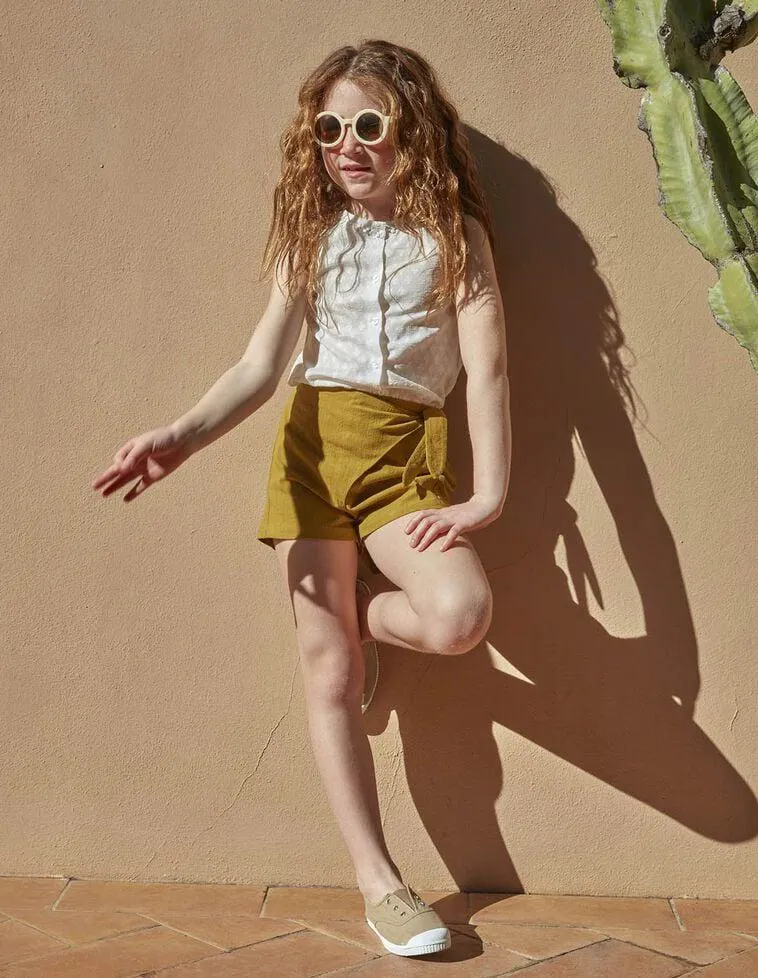 Pantalón corto anudado verde