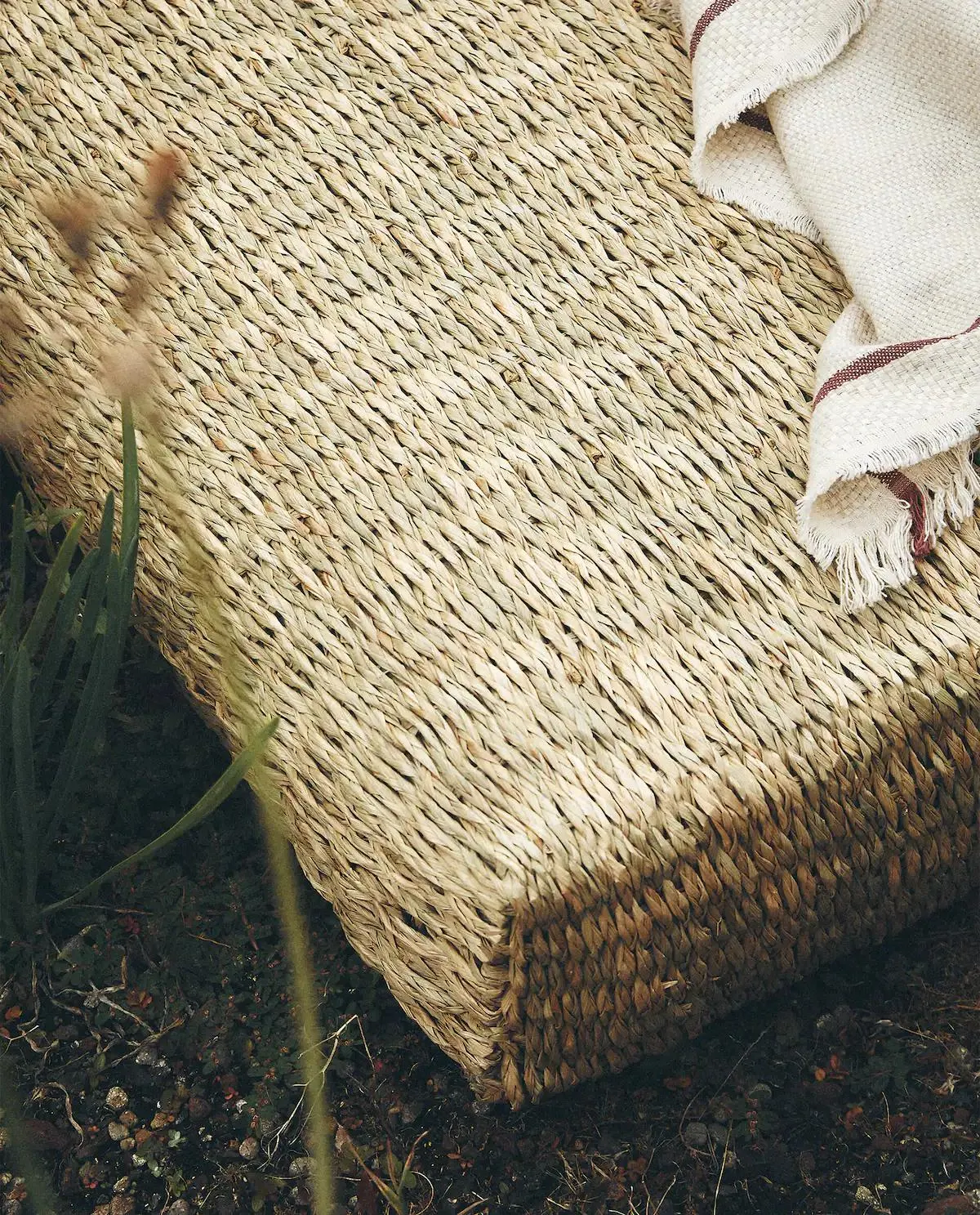 COJÍN YUTE CUADRADO