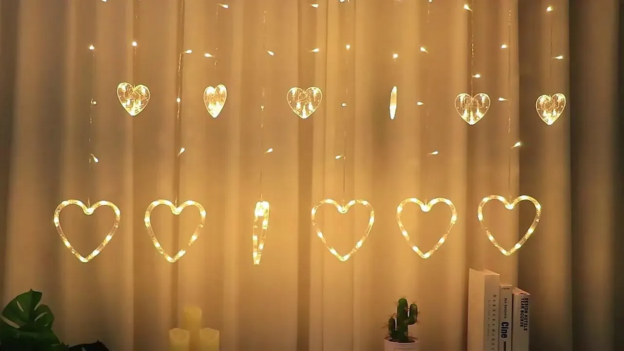 luces de cadena de cortina led batería de luz de cadena de 126 led& Luces en forma de corazón a prueba de agua alimentadas por usb 8 modos intermitentes para niña Día de San Valentín boda Navidad
