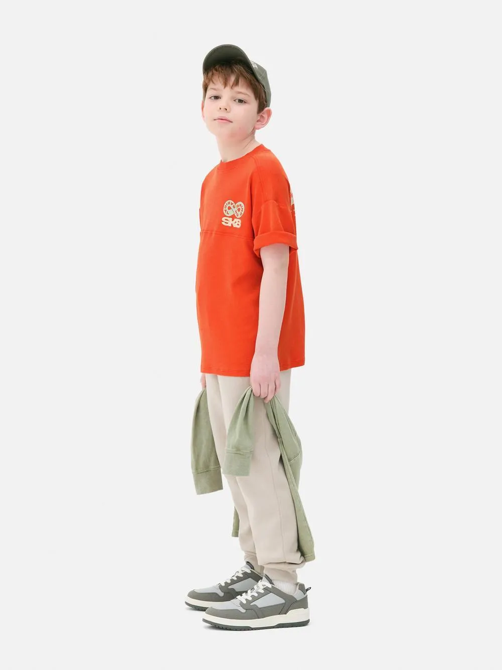 Camiseta bordada «SK8»