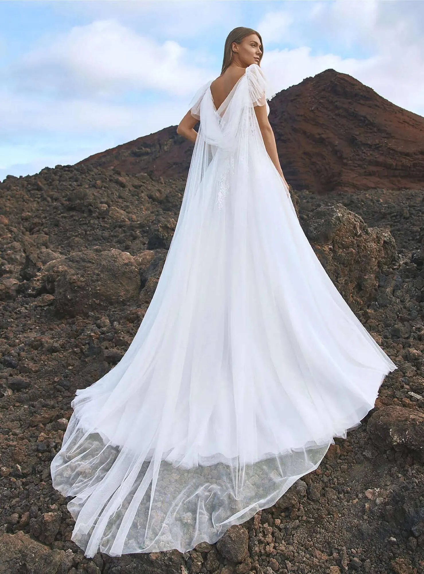 Catálogo de Folleto Pronovias 28 de abril al 5 de abril 2024 - Página 7